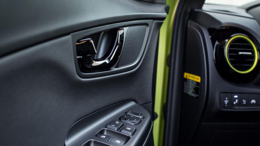 Детали интерьера Hyundai Kona 2018 года  (NA) (фото 81 из 87)